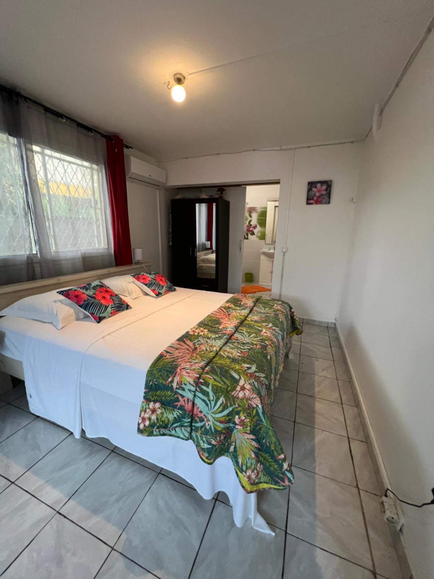 Location Tropical Apartment Sainte-Anne  Luaran gambar